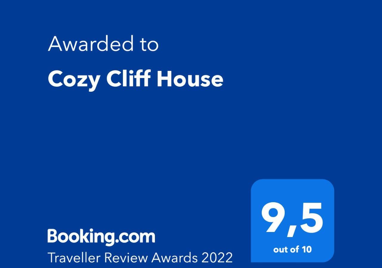 Cozy Cliff House *